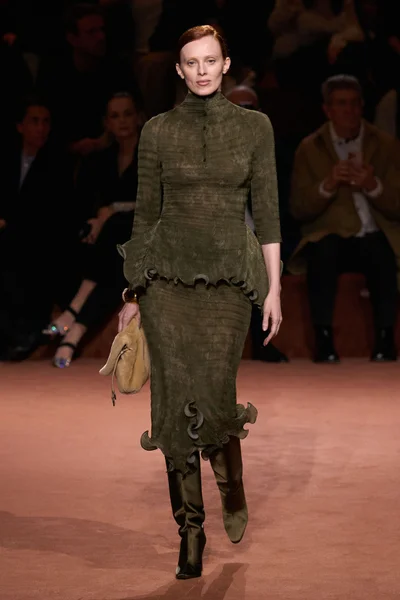 Look 5